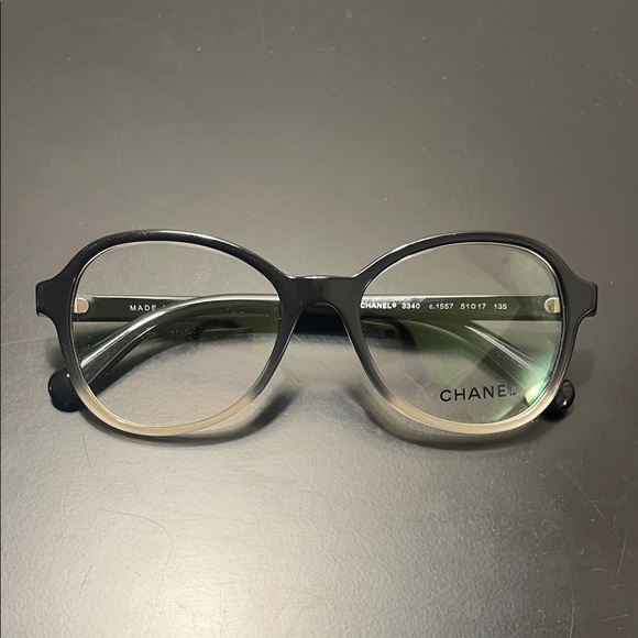 Authentic Chanel Gradient Black and Cream Glasses 3340 c.1557 size 51-17 - Picture 2 of 6